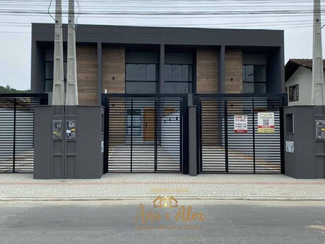 #16 - Casa para Venda em Joinville - SC