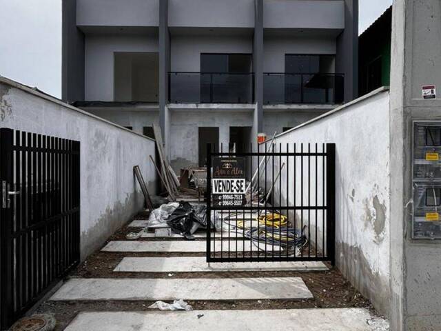 #83 - Casa para Venda em Araquari - SC