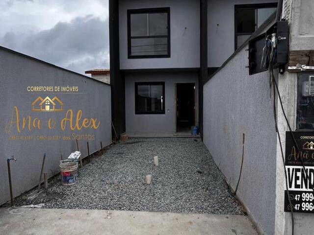 #86 - Casa para Venda em Araquari - SC