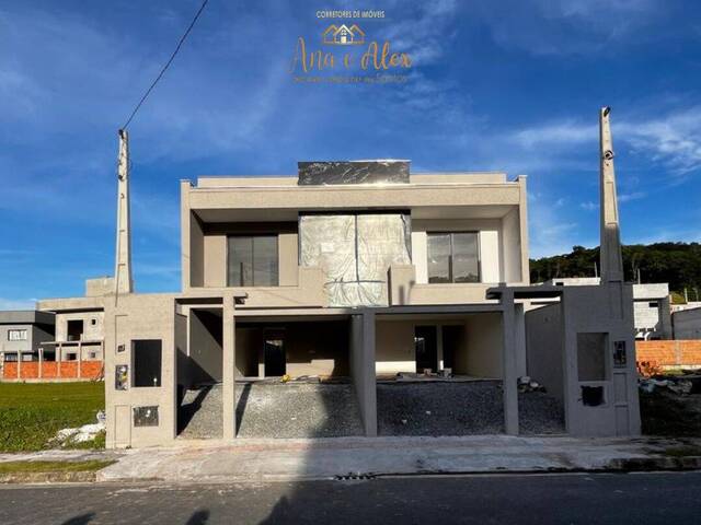 #94 - Casa para Venda em Araquari - SC